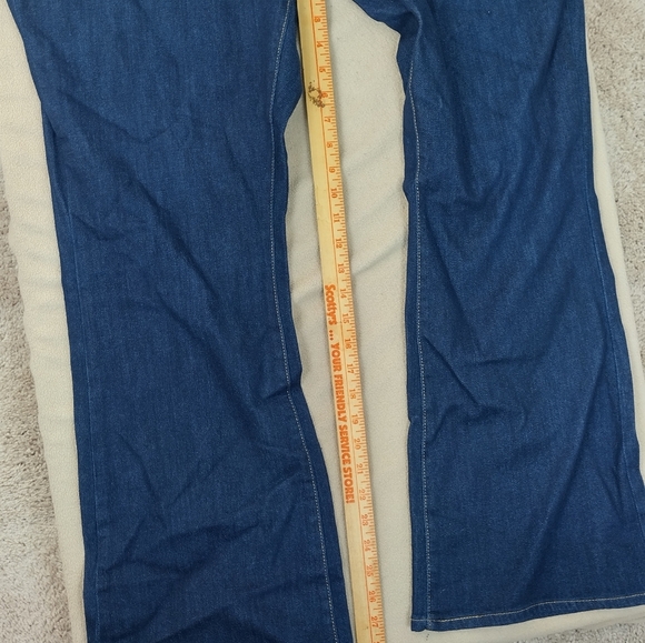 Signature Levi Strauss~Woman Size 24 L (W37xL34) Blue Denim Midrise Bootcut Jean - Picture 7 of 11